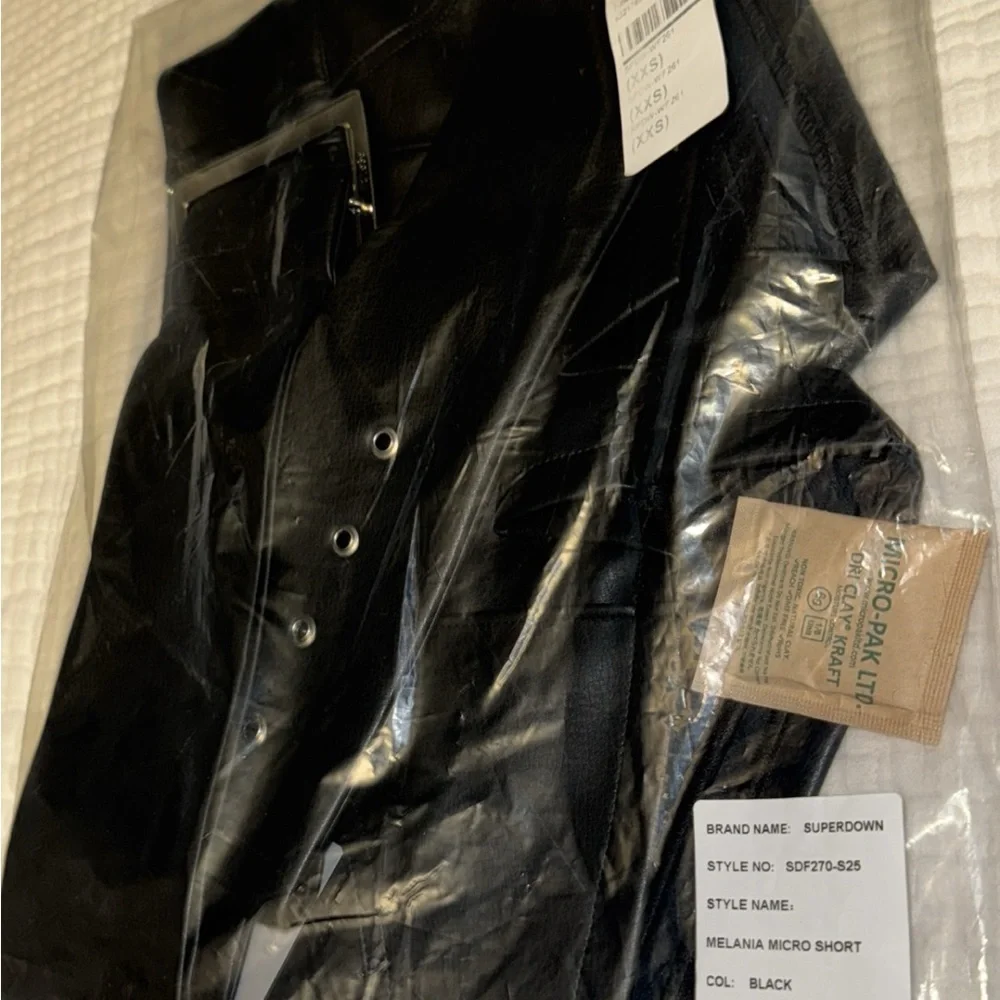 Superdown Karina Faux Leather Vest and Melania micro short - Picture 11 of 13